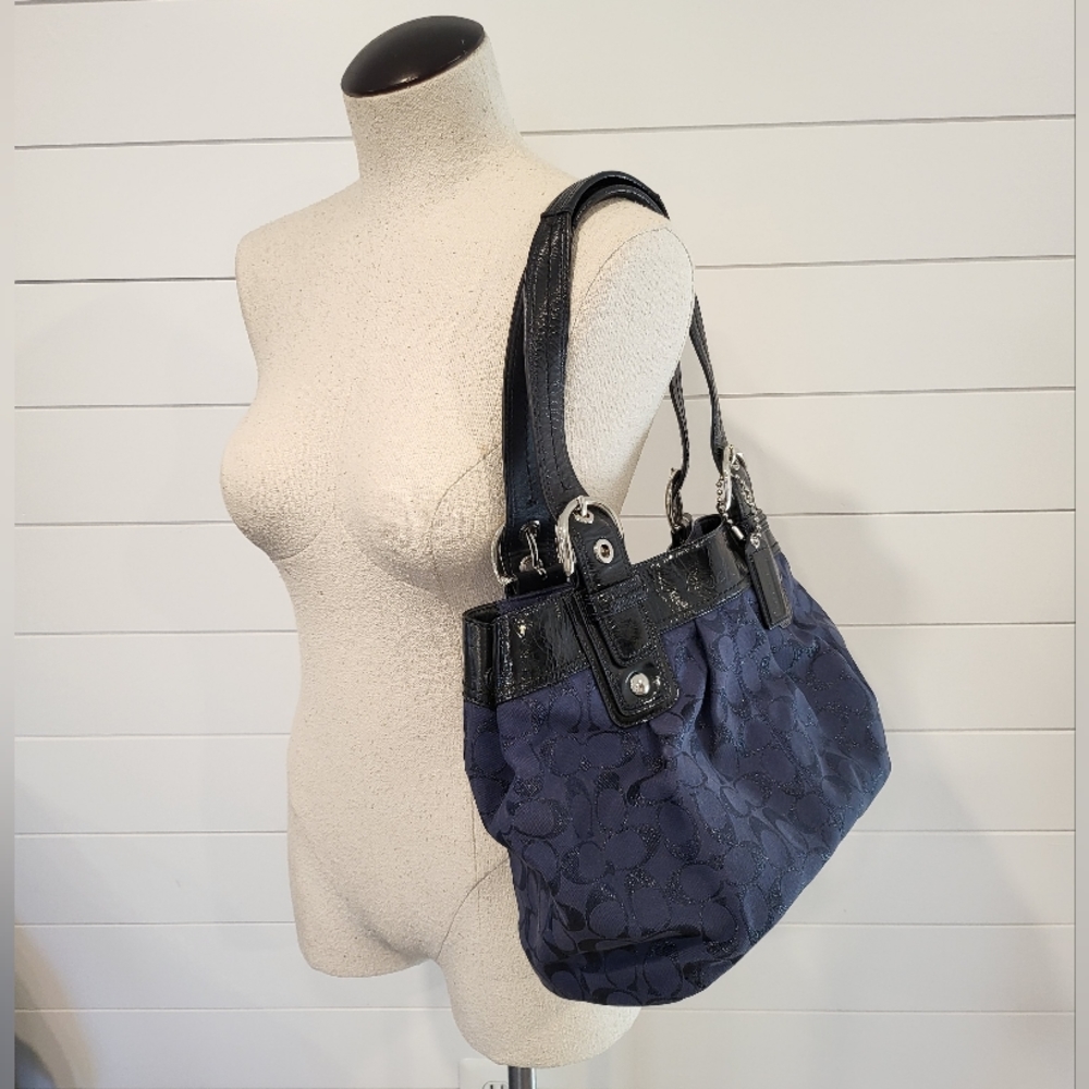 Coach signature shoulder handbag